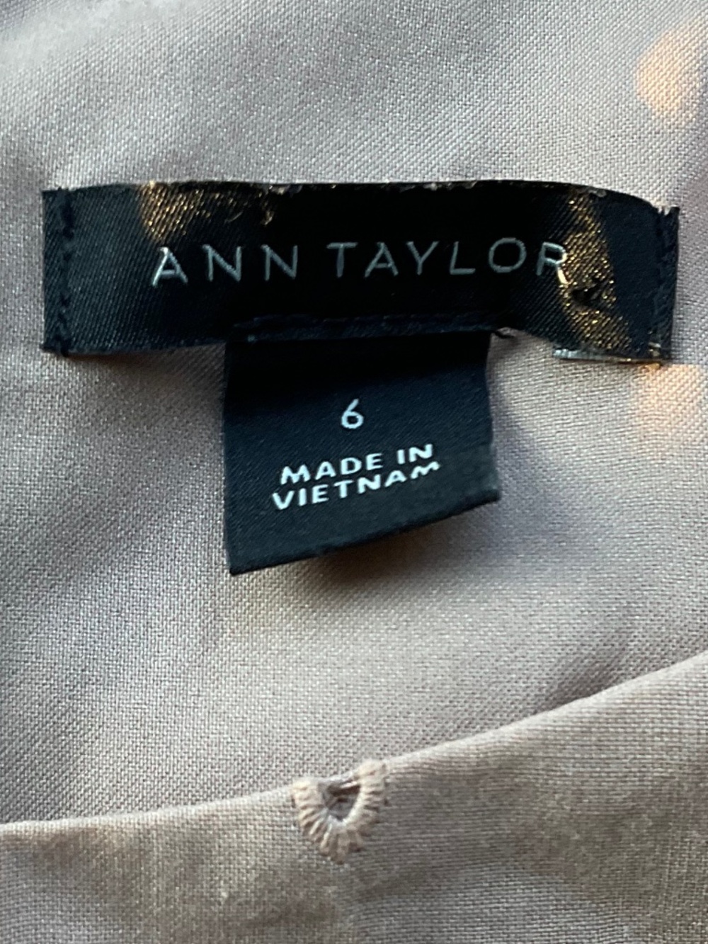 Ann Taylor Eyelet Belted Pleated Midi Dress Sz 6 - Picture 4 of 12